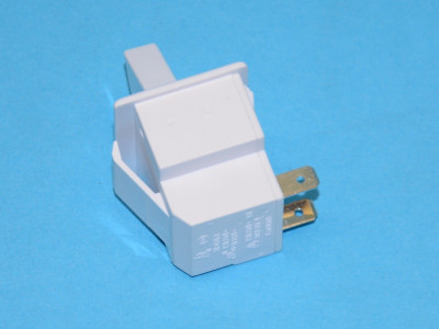 Выключатель для холодильника Hisense HK1114246